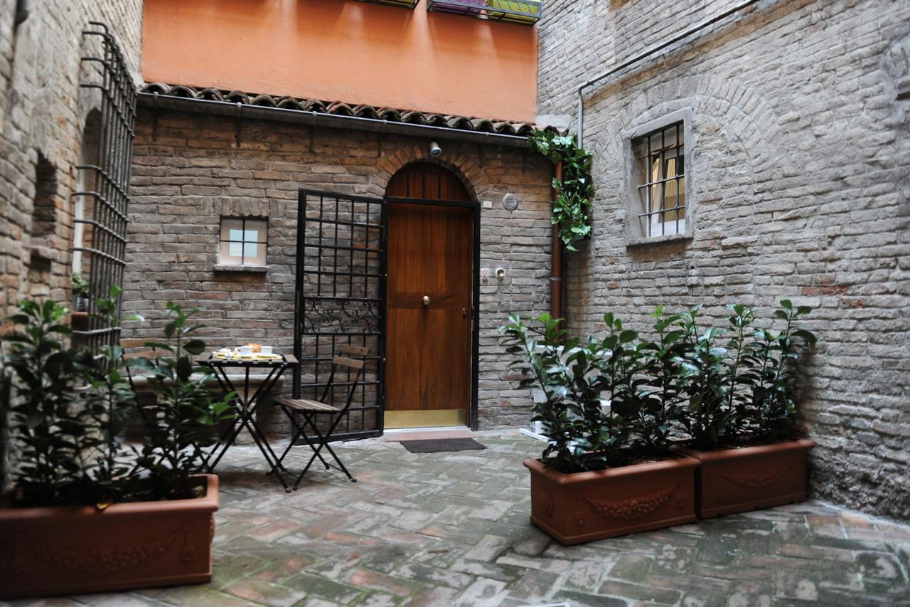 Oberdan Apartment Bologna Exterior foto